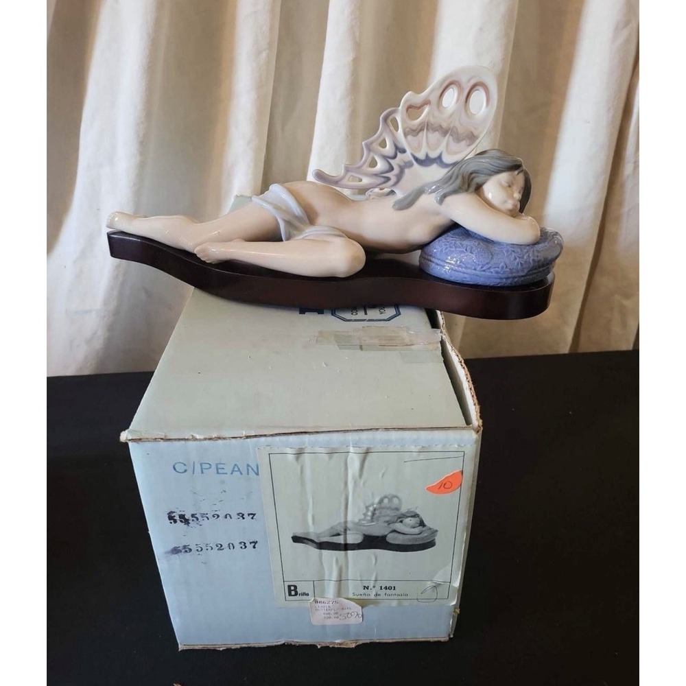 Lladro 1401 Butterfly Girl - Sueno de Fantasia - with box